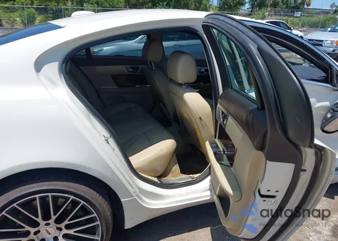 2009 Jaguar Xf Luxury из США, поврежденный, VIN SAJWA05B09HR06215